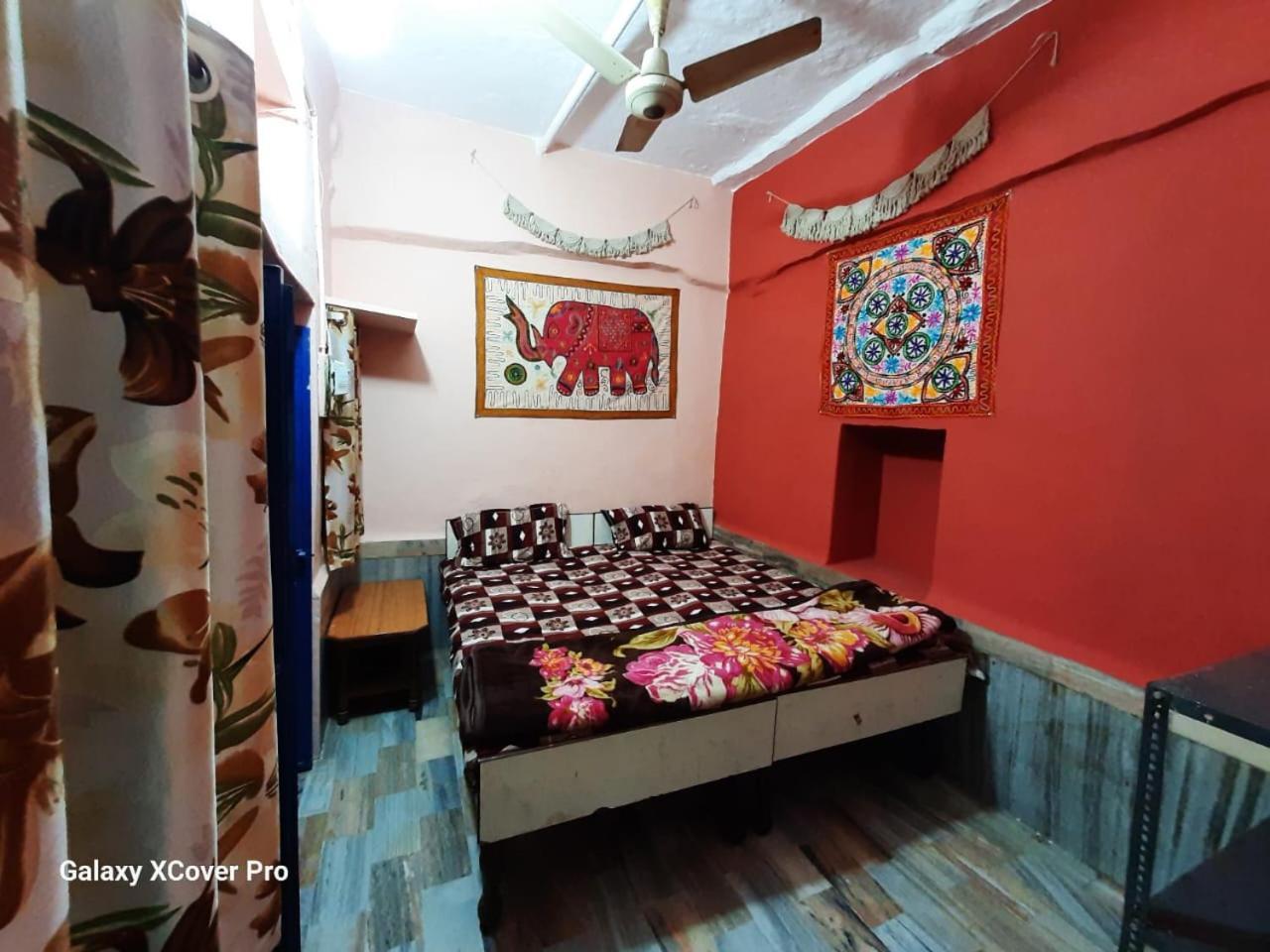Shiva Guest House Puskár Szoba fotó
